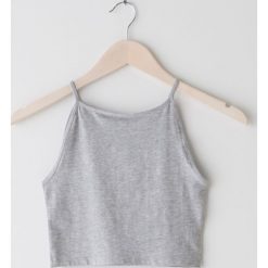 Krótki top halter - Jasny szary. Szare topy damskie Sinsay, s, bez wzorów, bez kołnierzyka. Za 9,99 zł.
