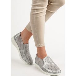 SREBRNE PÓŁBUTY SLIP ON. Szare półbuty damskie FILIPPO, bez wzorów, bez obcasa, bez zapięcia. Za 89,90 zł.
