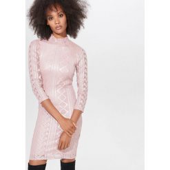 Koronkowa sukienka bodycon - Różowy. Różowe sukienki damskie Mohito, s, bez wzorów, z koronki, bez kołnierzyka, bez rękawów, bodycon. Za 159,99 zł.