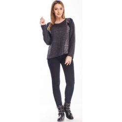 Sweter z koronkowym lampasem. Swetry damskie Made in Poland, uniwersalny, bez wzorów, z koronki, bez rękawów, bez kaptura. Za 49,00 zł.