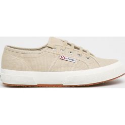 Superga - Tenisówki. Zielone trampki i tenisówki damskie Superga, bez wzorów, z gumy, na sznurówki. W wyprzedaży za 169,90 zł.
