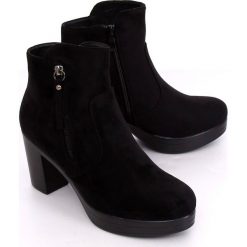 Botki na obcasie czarne 8B882 Black. Czarne botki damskie ButyModne, z zamszu, klasyczne, bez obcasa, na obcasie, na zamek. W wyprzedaży za 139,00 zł.