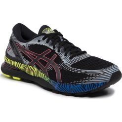 Buty ASICS - Gel-Nimbus 21 Ls 1011A632 Black/Electric Blue 001. Czarne buty sportowe męskie Asics, z tworzywa sztucznego, bez zapięcia, do biegania. W wyprzedaży za 549,00 zł.