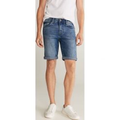 Mango Man - Szorty jeansowe Rock. Niebieskie spodenki i szorty męskie Mango Man, bez wzorów, z elastanu, casualowe. W wyprzedaży za 89,99 zł.