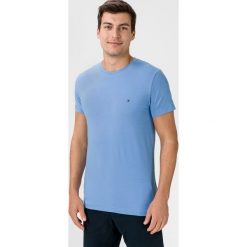 Tommy Hilfiger Koszulka Niebieski. Niebieskie podkoszulki męskie TOMMY HILFIGER, xxl, bez wzorów, z elastanu, z krótkim rękawem. Za 187,95 zł.
