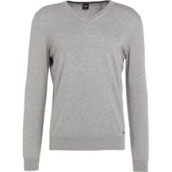 Swetry klasyczne męskie: BOSS CASUAL AKHUBOS Sweter light grey