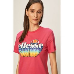 Ellesse - T-shirt. Białe bluzki damskie Ellesse, z nadrukiem, z bawełny, casualowe, z okrągłym kołnierzem, z krótkim rękawem. W wyprzedaży za 99,90 zł.