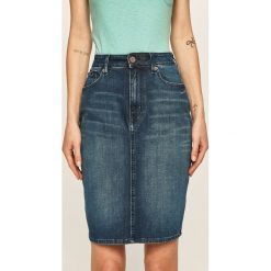 Tommy Jeans - Spódnica jeansowa. Niebieskie spódniczki damskie Tommy Jeans, na co dzień, bez wzorów, z elastanu, casualowe, mini, ołówkowe. Za 399,90 zł.