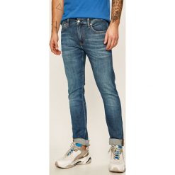 Calvin Klein Jeans - Jeansy Ckj 026. Niebieskie jeansy męskie Calvin Klein Jeans, bez wzorów. W wyprzedaży za 359,90 zł.