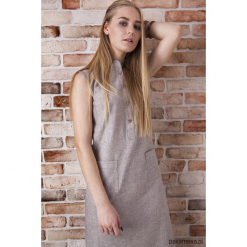 Sukienka z lnu w kolorze beżowym. Brązowe sukienki damskie Pakamera, na lato, bez wzorów, eleganckie, bez kołnierzyka, bez rękawów, midi. Za 79,00 zł.