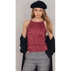 NA-KD Party Plisowany top - Pink,Red,Purple. Różowe topy damskie NA-KD Party, bez wzorów, z poliesteru, bez kołnierzyka. W wyprzedaży za 32,47 zł.