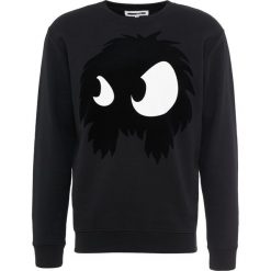 McQ Alexander McQueen BIG CREW NECK Bluza darkest black. Czarne bluzy męskie marki McQ Alexander McQueen, m, bez wzorów, z bawełny, bez kołnierzyka, bez rękawów, bez kaptura. Za 949,00 zł.