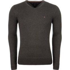 Sweter TOMMY HILFIGER MW0MW04979. Szare swetry męskie TOMMY HILFIGER, xxl, bez wzorów, klasyczne, z klasycznym kołnierzykiem, bez kaptura. Za 449,00 zł.