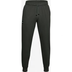 Under Armour Rival Fleece Spodnie dresowe Zielony. Zielone spodnie męskie Under Armour, na imprezę, m, bez wzorów, z bawełny. Za 240,95 zł.