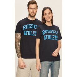 Russell Athletic - T-shirt. Zielone bluzki damskie Russell Athletic, s, z nadrukiem, z bawełny, casualowe, z okrągłym kołnierzem. W wyprzedaży za 89,90 zł.