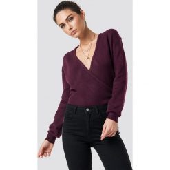 NA-KD Trend Sweter z kopertowym dekoltem - Purple. Fioletowe swetry damskie marki NA-KD Trend, bez wzorów, bez rękawów, bez kaptura. Za 121,95 zł.