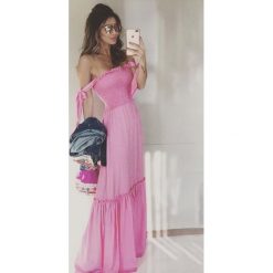 Sukienka TANSA PINK. Różowe sukienki damskie Sukienka TANSA PINK, na co dzień, s, bez wzorów, bez kołnierzyka, bez rękawów. W wyprzedaży za 79,00 zł.