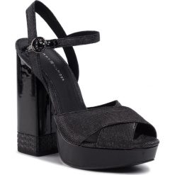 Sandały TOMMY HILFIGER Sparkle High Heel Sandal FW0FW04579. Czarne klapki damskie TOMMY HILFIGER, bez wzorów, bez obcasa. W wyprzedaży za 259,00 zł.