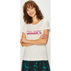 Vero Moda - Top. Niebieskie bluzki damskie marki Vero Moda, s, z nadrukiem, z bawełny, z okrągłym kołnierzem, z krótkim rękawem. W wyprzedaży za 39,90 zł.