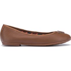 Tommy Hilfiger Baleriny Brązowy. Pomarańczowe baleriny damskie TOMMY HILFIGER, bez wzorów, ze skóry, bez obcasa. Za 426,95 zł.