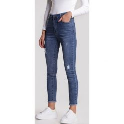 Niebieskie Jeansy Slim Tharith. Niebieskie jeansy damskie Renee. Za 109,99 zł.