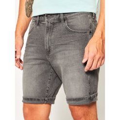 Szorty jeansowe Wrangler 5 Pocket W14CU311R. Szare spodenki i szorty męskie Wrangler, m, bez wzorów, z jeansu. W wyprzedaży za 189,00 zł.
