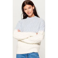 Teksturowany sweter - Niebieski. Niebieskie bez kategorii marki Mohito, s. W wyprzedaży za 39,99 zł.