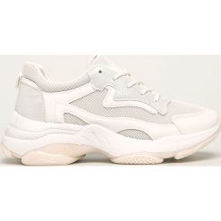 Answear - Buty. Białe buty sportowe damskie ANSWEAR, bez wzorów, z gumy, sportowe. W wyprzedaży za 99,90 zł.