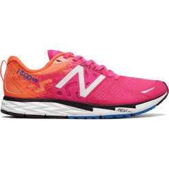 New Balance W1500PO3. Pomarańczowe buty sportowe damskie New Balance, bez wzorów, z materiału, do biegania. W wyprzedaży za 249,99 zł.