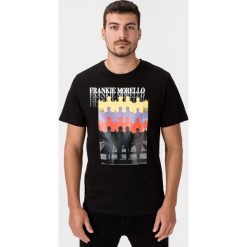 Frankie Morello Koszulka Czarny. Czarne podkoszulki męskie Frankie Morello, xxl, z nadrukiem, z bawełny, z krótkim rękawem. Za 405,95 zł.