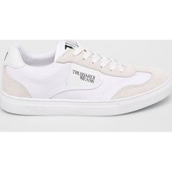 Trussardi Jeans - Buty. Białe buty sportowe damskie Trussardi Jeans, bez wzorów, z jeansu, sportowe. W wyprzedaży za 359,90 zł.