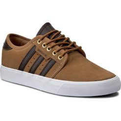 Buty adidas - Seeley BB8457 Mesa/Dbrown/Ftwwht. Pomarańczowe półbuty damskie Adidas, z zamszu, bez zapięcia. W wyprzedaży za 199,00 zł.