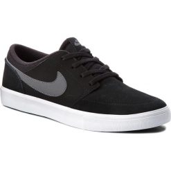 Buty NIKE - Sb Portmore II Solar 880266 001 Black/Dark Grey/White. Czarne buty sportowe męskie Nike, na co dzień, bez wzorów, z zamszu, eleganckie, bez zapięcia. W wyprzedaży za 219,00 zł.