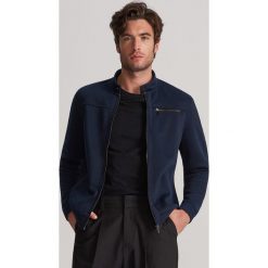 Minimalistyczna bluza z zapięciem na suwak - Granatowy. Niebieskie bluzy męskie Reserved, s, bez wzorów, bez kołnierzyka, bez rękawów, bez kaptura. Za 139,99 zł.