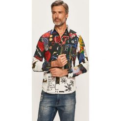 Desigual - Koszula. Koszule męskie Desigual, m, bez wzorów, z bawełny, klasyczne, z klasycznym kołnierzykiem, z długim rękawem. W wyprzedaży za 219,90 zł.