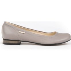Klasyczne baleriny na obcasie - skóra naturalna - model 008 - kolor szary bąbelki. Szare baleriny damskie Zapato, bez wzorów, ze skóry, eleganckie, na niskim obcasie, na obcasie. Za 299,00 zł.
