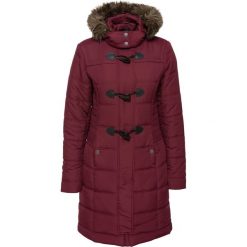 Kurtka pikowana z odpinanym sztucznym futerkiem bonprix czerwony klonowy. Czerwone kurtki damskie bonprix, bez wzorów, eleganckie, bez kaptura. Za 269,99 zł.