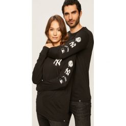 47brand - Longsleeve. Czarne bluzki damskie 47brand, s, z nadrukiem, z bawełny, z okrągłym kołnierzem. W wyprzedaży za 119,90 zł.