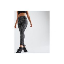Legginsy fitness kardio damskie 500 z nadrukiem. Czarne legginsy sportowe damskie DOMYOS, xl, w paski, z elastanu, na fitness i siłownię. Za 89,99 zł.