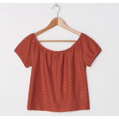 Ażurowa bluzka off shoulder - Czerwony. Czerwone bluzki damskie House, xl, bez wzorów, bez kołnierzyka, bez rękawów. W wyprzedaży za 19,99 zł.