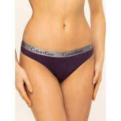Stringi Calvin Klein Underwear Thong 000QD3539E. Fioletowe stringi damskie Calvin Klein Underwear, xs, bez wzorów, z elastanu. Za 69,00 zł.