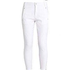 Jeansy damskie: Fiveunits JOLIE ZIP Jeansy Zwężane white angle