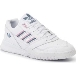 Buty adidas - A.R. Trainer W EE5408 Ftwwht/Trupnk/Tecmin. Białe buty sportowe damskie Adidas, z materiału. W wyprzedaży za 239,00 zł.