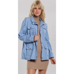 Jasnoniebieska Kurtka Lola. Niebieskie kurtki damskie other, s, bez wzorów, casualowe, bez kaptura. Za 119,99 zł.