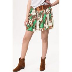 Zielona Spódnica Spell Castce. Zielone spódniczki damskie Born2be, s, w paski, mini. Za 29,99 zł.