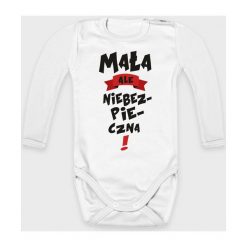 Body dziecięce Mała, ale niebezpieczna. Białe body niemowlęce MegaKoszulki, bez wzorów, z bawełny, bez rękawów. Za 34,90 zł.