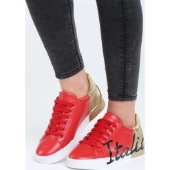 Czerwono-Złote Buty Sportowe Girls Go Bad. Czerwone buty sportowe damskie Born2be, z nadrukiem, sportowe. Za 59,99 zł.