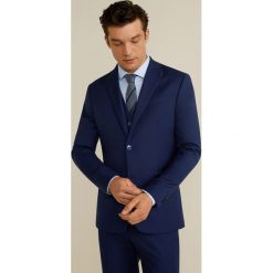 Mango Man - Marynarka Brasilia. Niebieskie garnitury męskie Mango Man, bez wzorów, z elastanu. W wyprzedaży za 174,90 zł.
