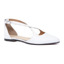 Skórzane baleriny w kolorze białym. Baleriny damskie Tosca Blu, Bagatt. W wyprzedaży za 259,95 zł.