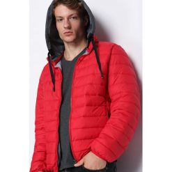 Czerwona Kurtka Unavailable. Czerwone kurtki męskie Born2be, xl, bez wzorów. Za 159,99 zł.